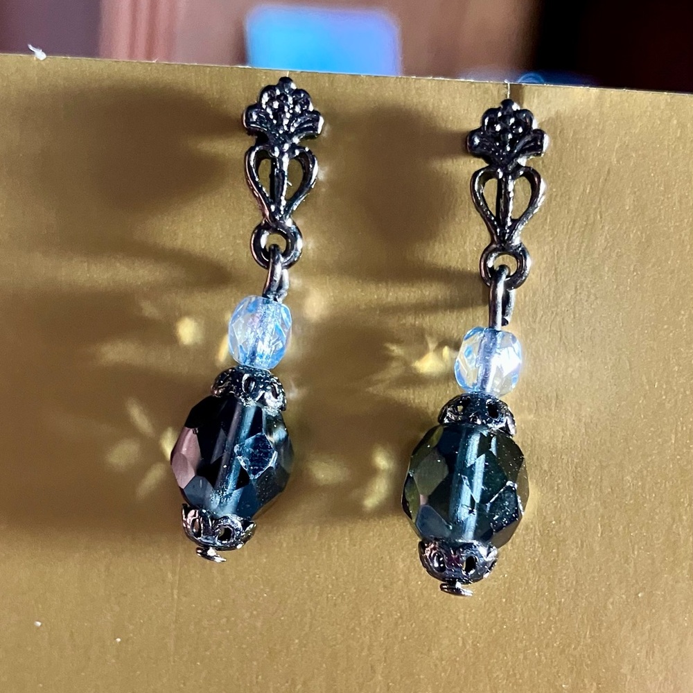 Vintage dark intricate sterling silver black beaded filigree dangle earrings